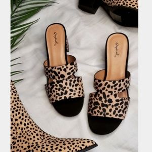 Tan leopard Mule